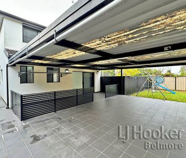 Spacious Four Bedroom Duplex in the Heart Of Greenacre! - Photo 6