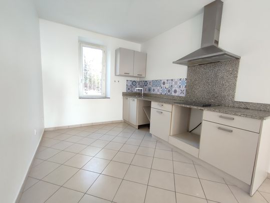 Location Appartement 3 pièces 65m² MARSEILLE 16ème - Photo 1