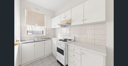 Fresh, bright & convenient living in the heart of Travancore - Photo 5