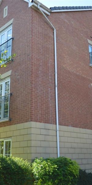 2 bedroom Flat To Let - Photo 2