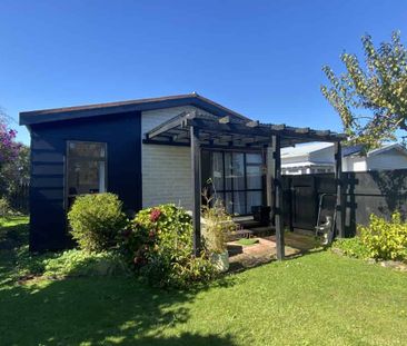 Charming on Caffray - Photo 4