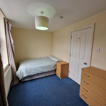 6 bedroom terraced house to rent - Photo 3