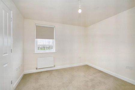 3 bedroom detached house to rent - Photo 4
