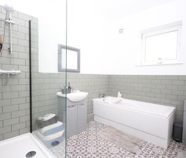 3 bedroom terraced house to rent - Photo 5