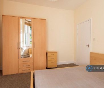 6 bedroom terraced house to rent - Photo 4