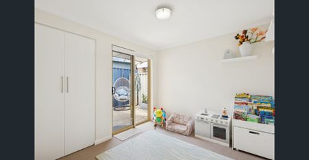 Warm, Private & Perfectly Positioned 3 Bedroom Villa in Joondanna Gardening Included. - Photo 2