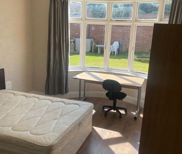 5 bedroom semi-detached house to rent - Photo 6