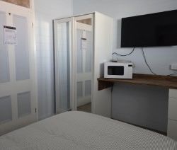 Crown Hotel - Photo 3