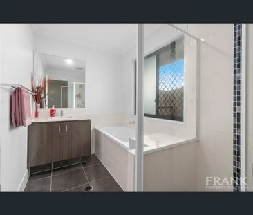 15 Maurie Pears Crescent, Pimpama, Qld 4209 - Photo 4