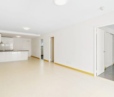 Stylish Inner-City Living in the Heart of Perth CBD - Photo 5