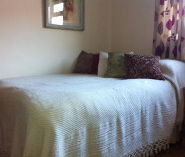 Sunny double room in Fulham - Photo 1