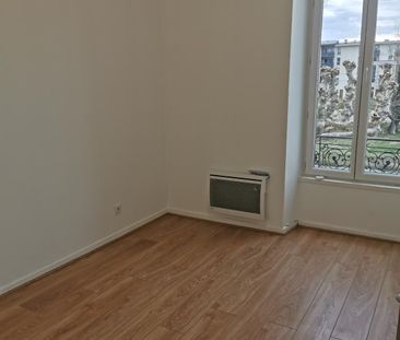 Sur la commune de MONTELIMAR (26) un T3 de 56m² situé au 1er étage - Photo 3