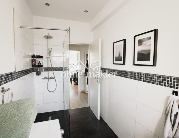 Zentrale, moderne 2,5-Zimmer Wohnung mit Balkon, Einbauküche und super Anbindung nähe Uniklinikum - Photo 1