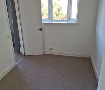 1 Bed Flat, Furzedown Tooting, SW16 - Photo 3