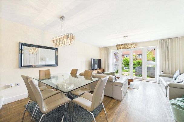 4 bedroom townhouse to rent - Photo 1