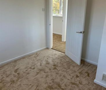 3 bedroom detached house to rent - Photo 2