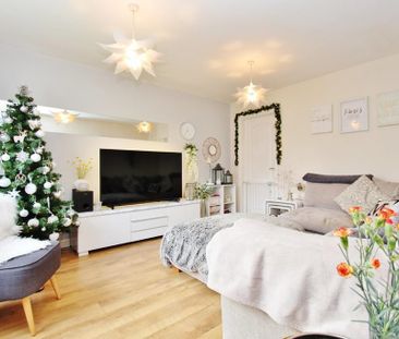 Cleeve, Glascote, TAMWORTH - Photo 1