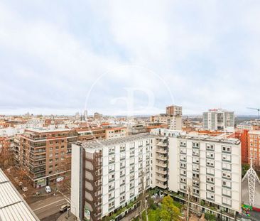 Luxury penthouse for rent in Madrid, Spain - Photo 2