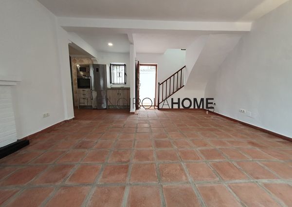 Ref 19790 – **LONG TERM RENTAL** -Great opportunity to live in the best urbanization in Fuengirola: PUEBLO LOPEZ