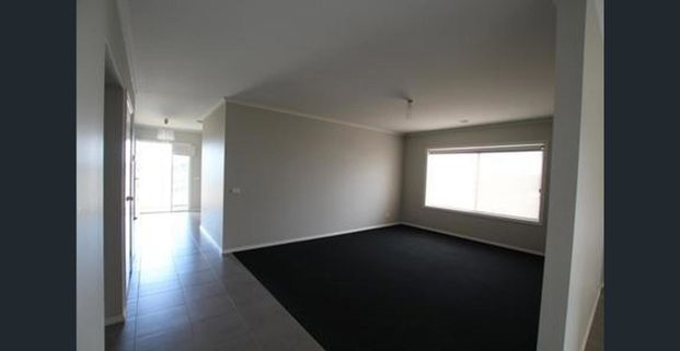 Spacious Family Home - Photo 1