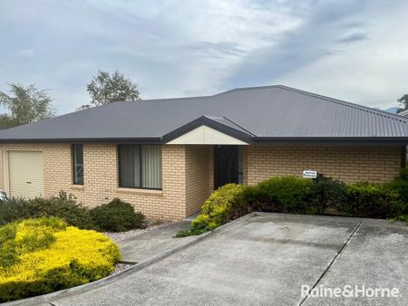 2/10 Trevally Court, Kingston, TAS 7050 - Photo 2