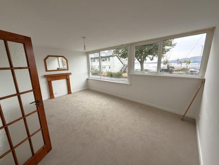 3 bedroom flat to rent - Photo 2
