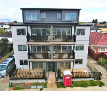 Modern Two Bedroom Apartment - Photo 6