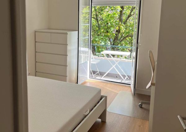 Quarto em casa tranquila na zona da Avenida de Roma