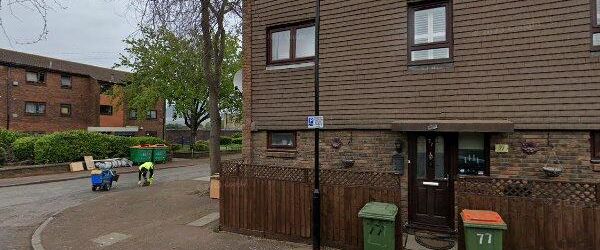 2 Bed Flat, Sycamore Close, E16 - Photo 1