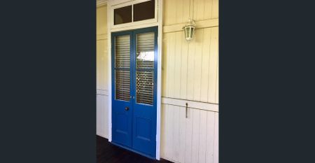 Quaint Workers Cottage - Walking Distance to Indooroopilly - Photo 3