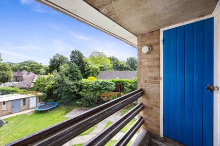 Beech Grove, Storrington, RH20 - Photo 2