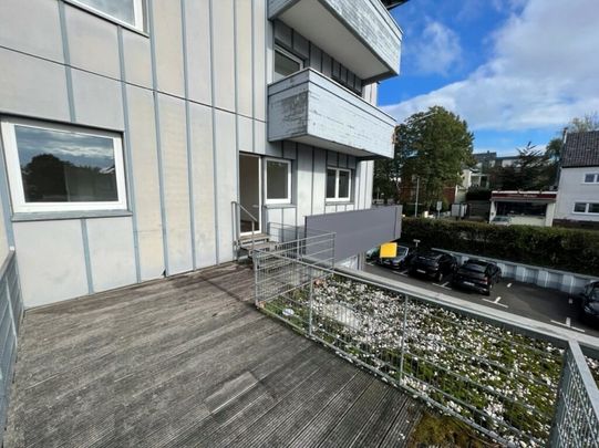 Sanierte 5-Zimmerwohnung mit Terrasse und hochwertiger Ausstattung in verkehrsgünstiger Lage! - Photo 1