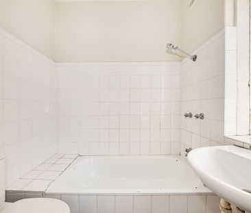 12/40 Hardie Street, Darlinghurst NSW 2010 - Apartment For Rent | D... - Photo 4