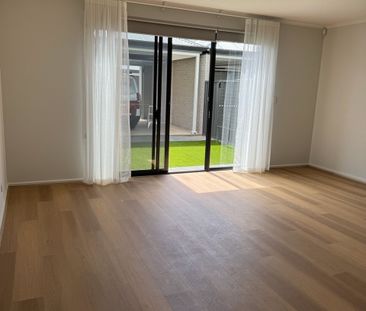 Brand New Townhouse Living in the Heart of Riverside Estate - Photo 3