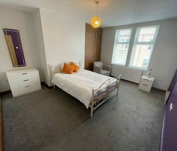 4 bed house share to rent in Eglesfield Road, South Shields, NE33 - Photo 2