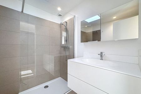 Maison 3 façades avec 800m² de jardin / Avenue Hamoir - Photo 3