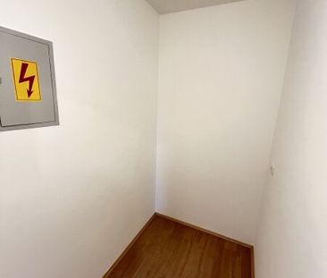 neu sanierte familienfreundliche 3-Zimmer Wohnung mit Loggia! - Photo 6