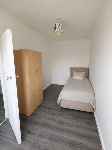 Room in a Shared Flat, Rutherglen, G73 - Photo 2