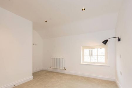 2 bedroom maisonette to rent - Photo 3