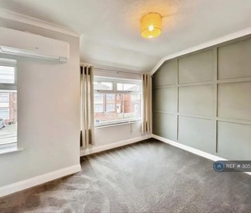 3 bedroom terraced house to rent - Photo 3