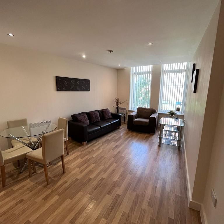 2 bedroom flat to rent - Photo 1
