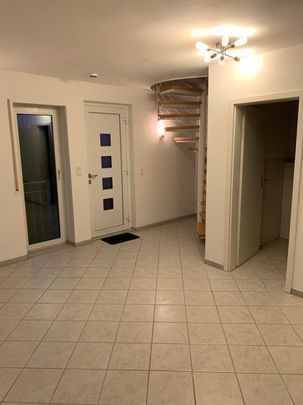 Außergewöhnliche schöne 2 Zimmer auf 2 Etagen (EG + 1. OG) mit Terrasse - Foto 1