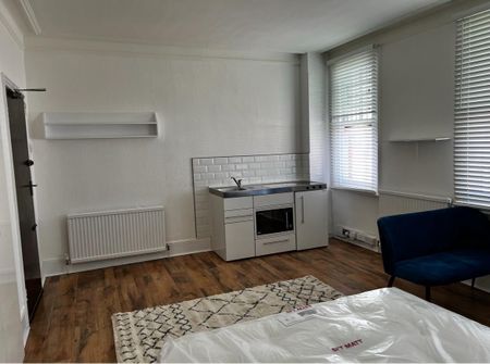 Room in a Shared House, Sidney Avenue, N13 - Photo 4