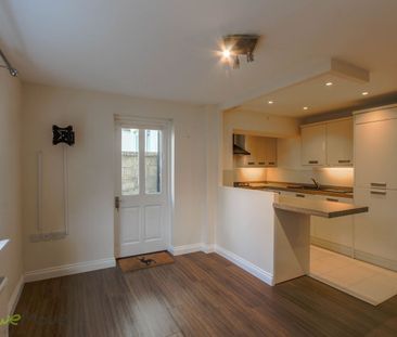 2 Bedroom - Photo 3