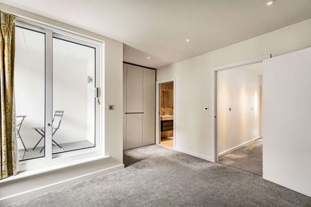 A contemporary townhouse located in the heart of the Clerkenwell Green conservation area. - Photo 5