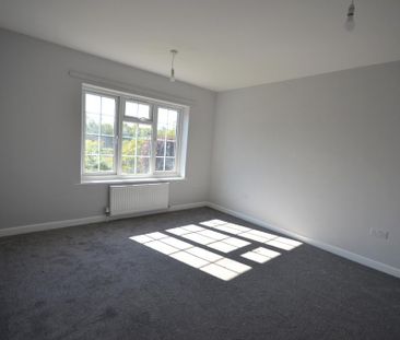 4 bedroom semi-detached house to rent - Photo 6