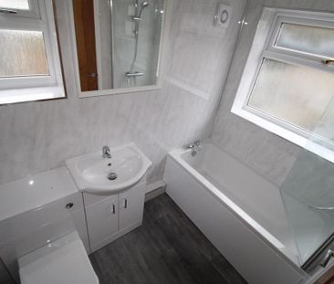 2 bedroom end of terrace house to rent - Photo 5