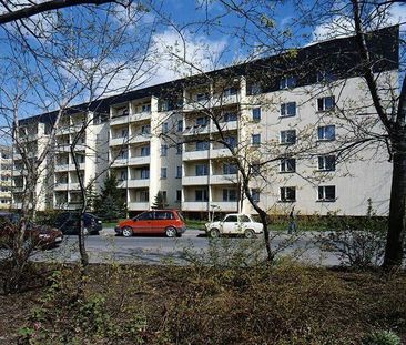 Kleine gemütliche 4 Zimmer Wohnung ab Februar 2025! Aufzug im Haus - Photo 1