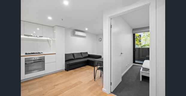 Elegant and Contemporary Apt@Whitehorse Rd - Photo 1