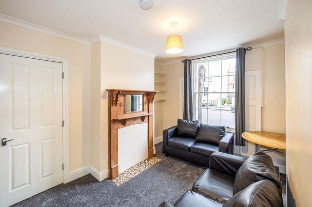 6 bedroom house to rent - Photo 1